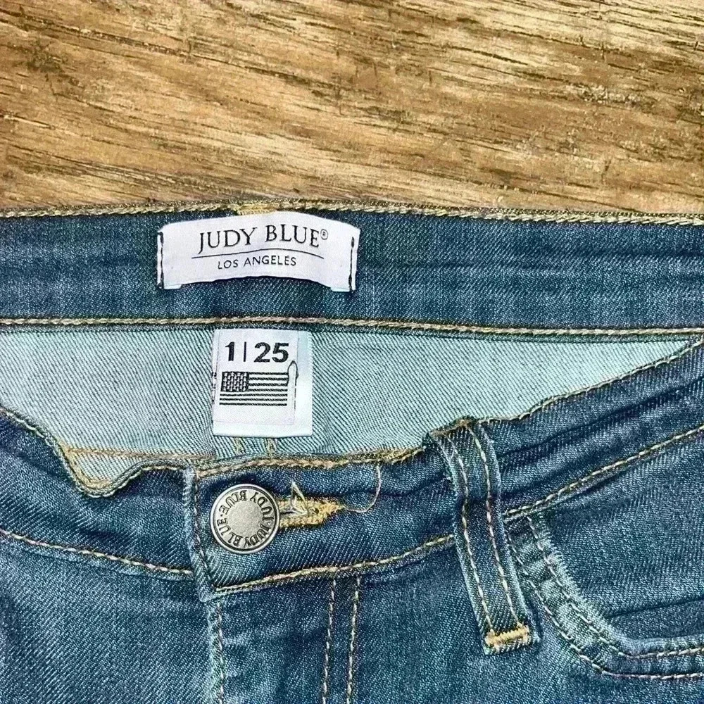 Judy blue women’s jeans - Picture 3 of 3